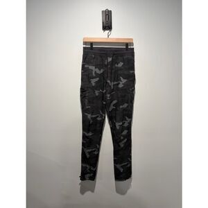 Under Armour Men's Athletic Black & Gray Camo Cargo Jogger Pants M